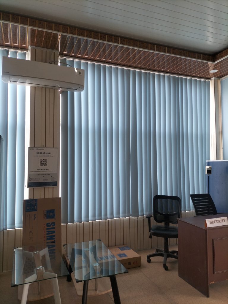 Pemasangan Vertical Blind kantor